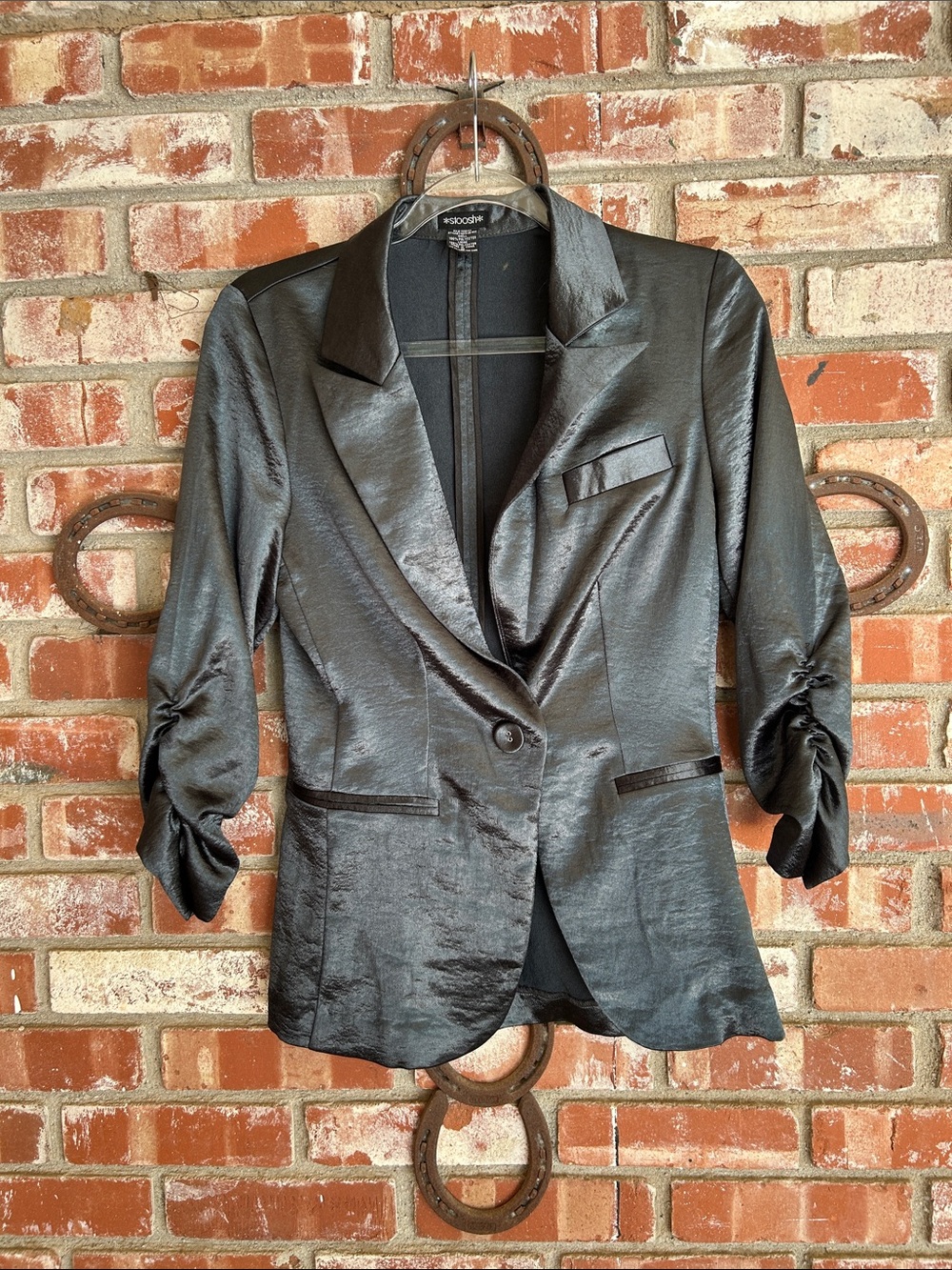 Stoosh 3/4 sleeve blazer in a metallic gray